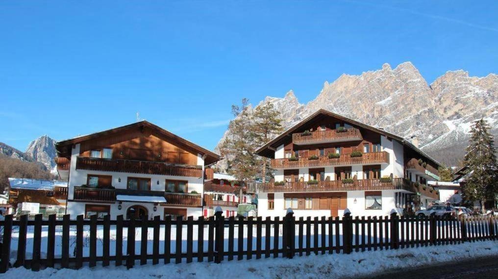 Hotel Capannina Cortina d'Ampezzo Exterior foto